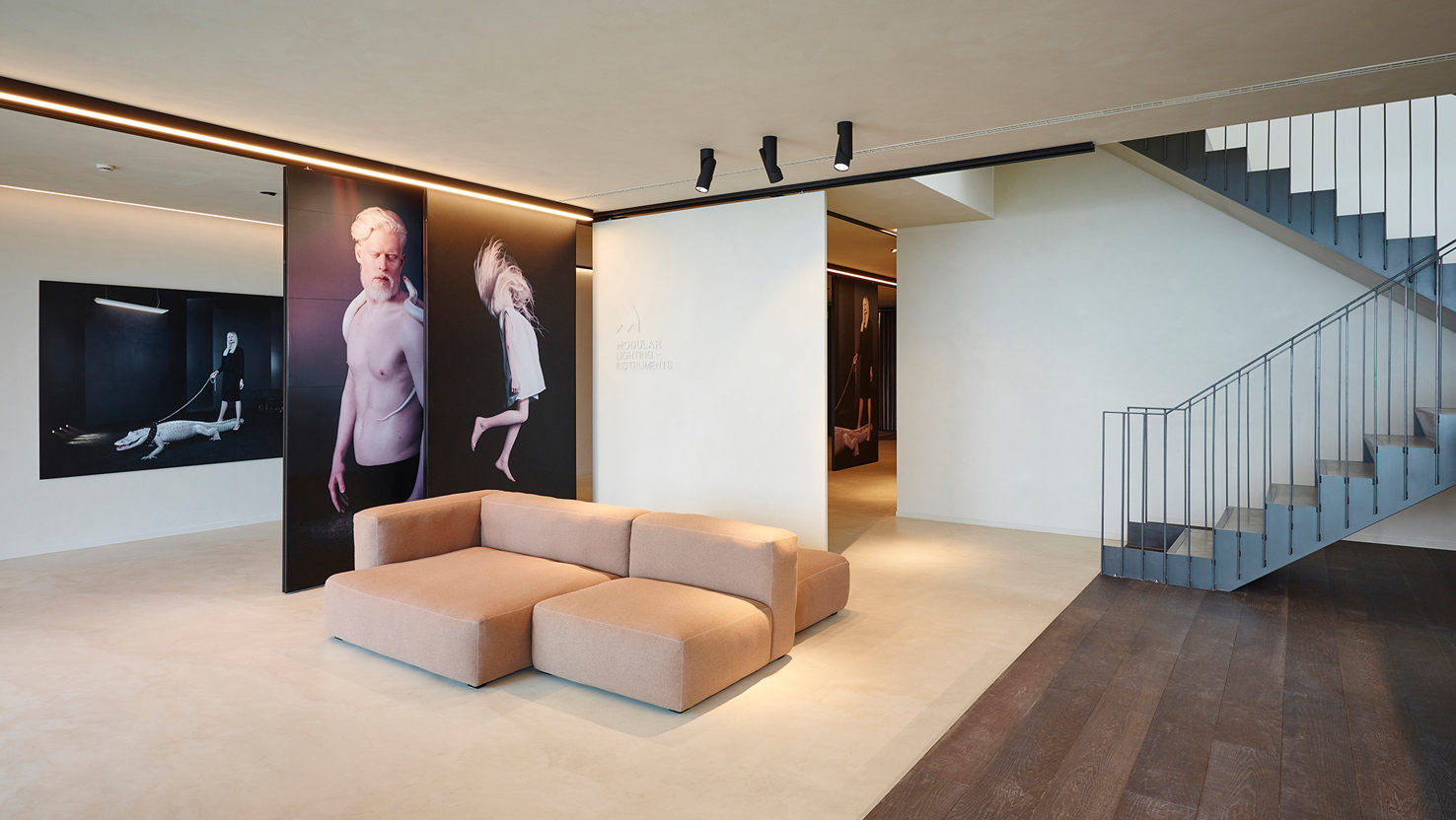Modular Lighting Instruments: Eine Lounge mit feinen Akzenten ... Modular Lighting Instruments: Eine Lounge mit feinen Akzenten ...