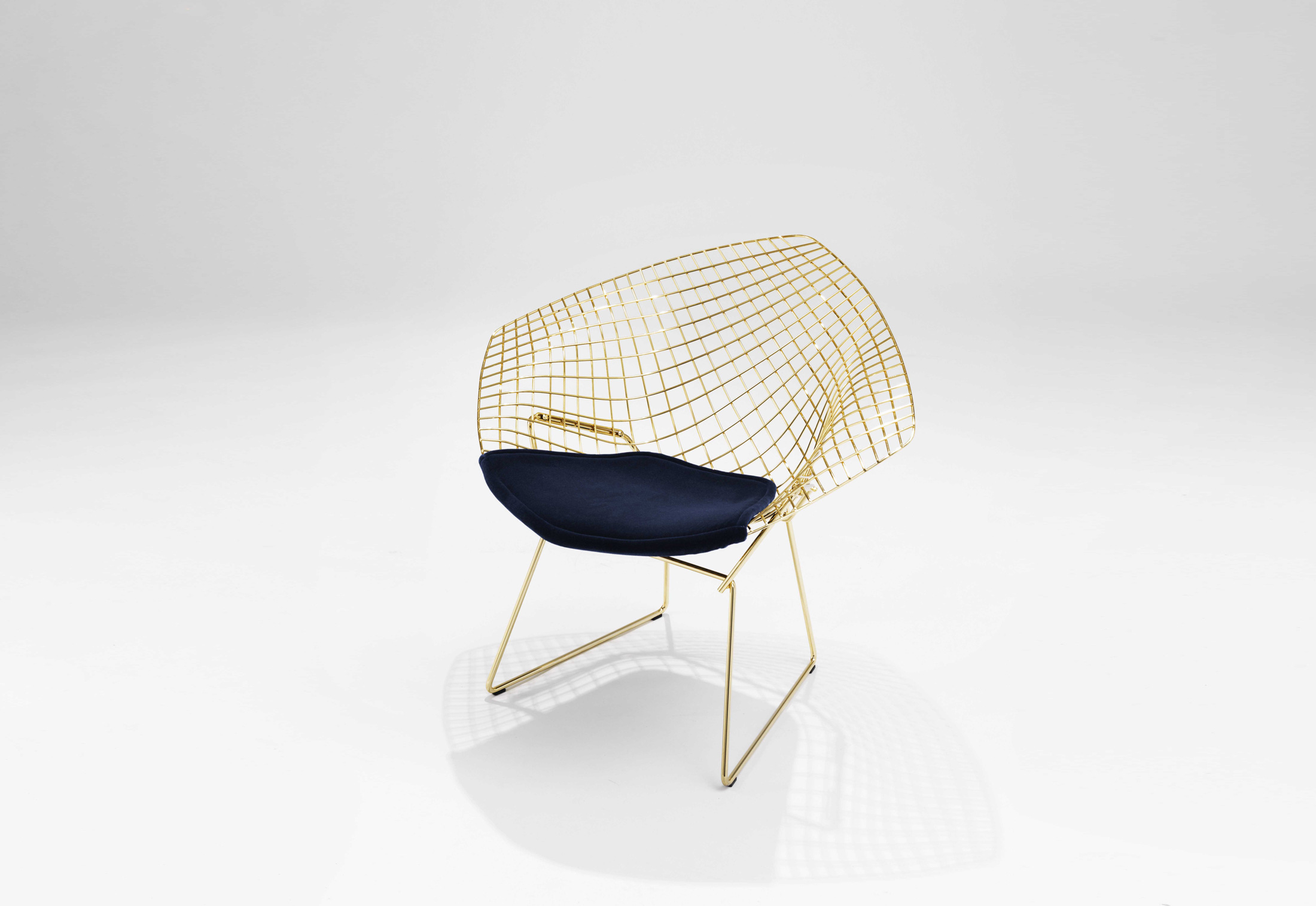 Bertoia Diamond Lounge Chair goldplated by Knoll STYLEPARK