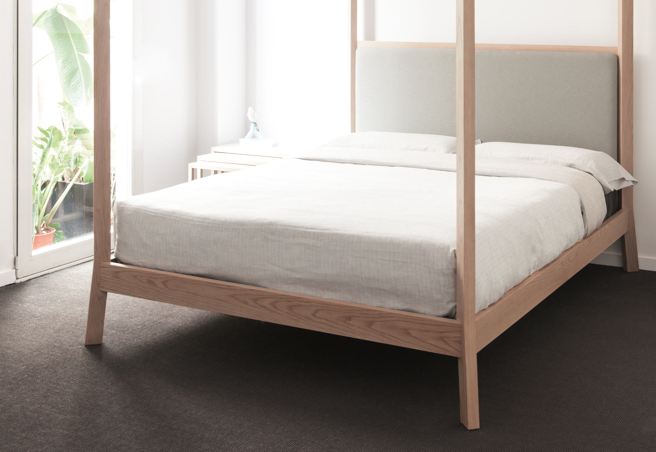 Breda canopy bed by Punt STYLEPARK