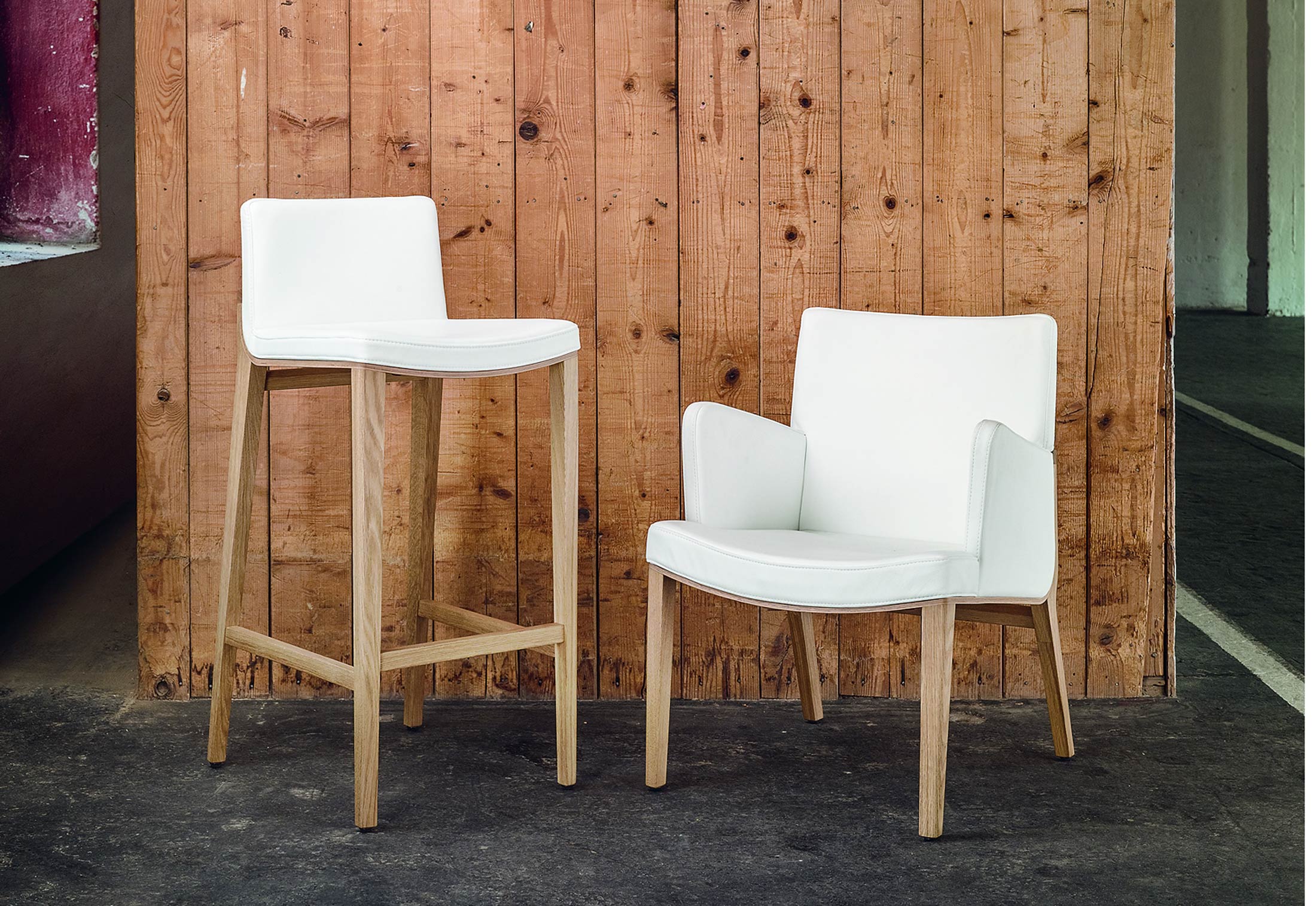 Moritz bar stool by TON STYLEPARK