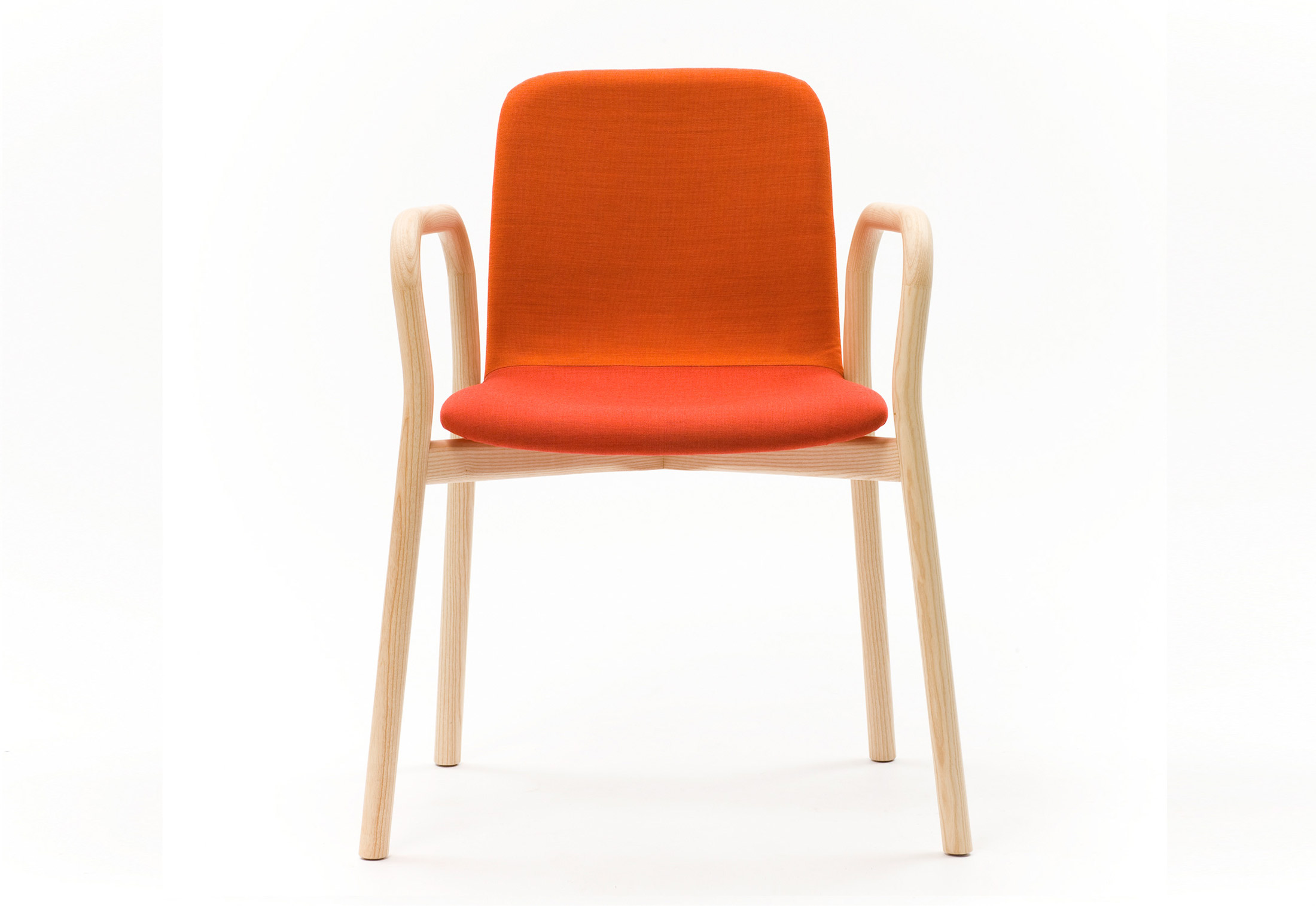 Two Tone chair with armrest by Discipline STYLEPARK