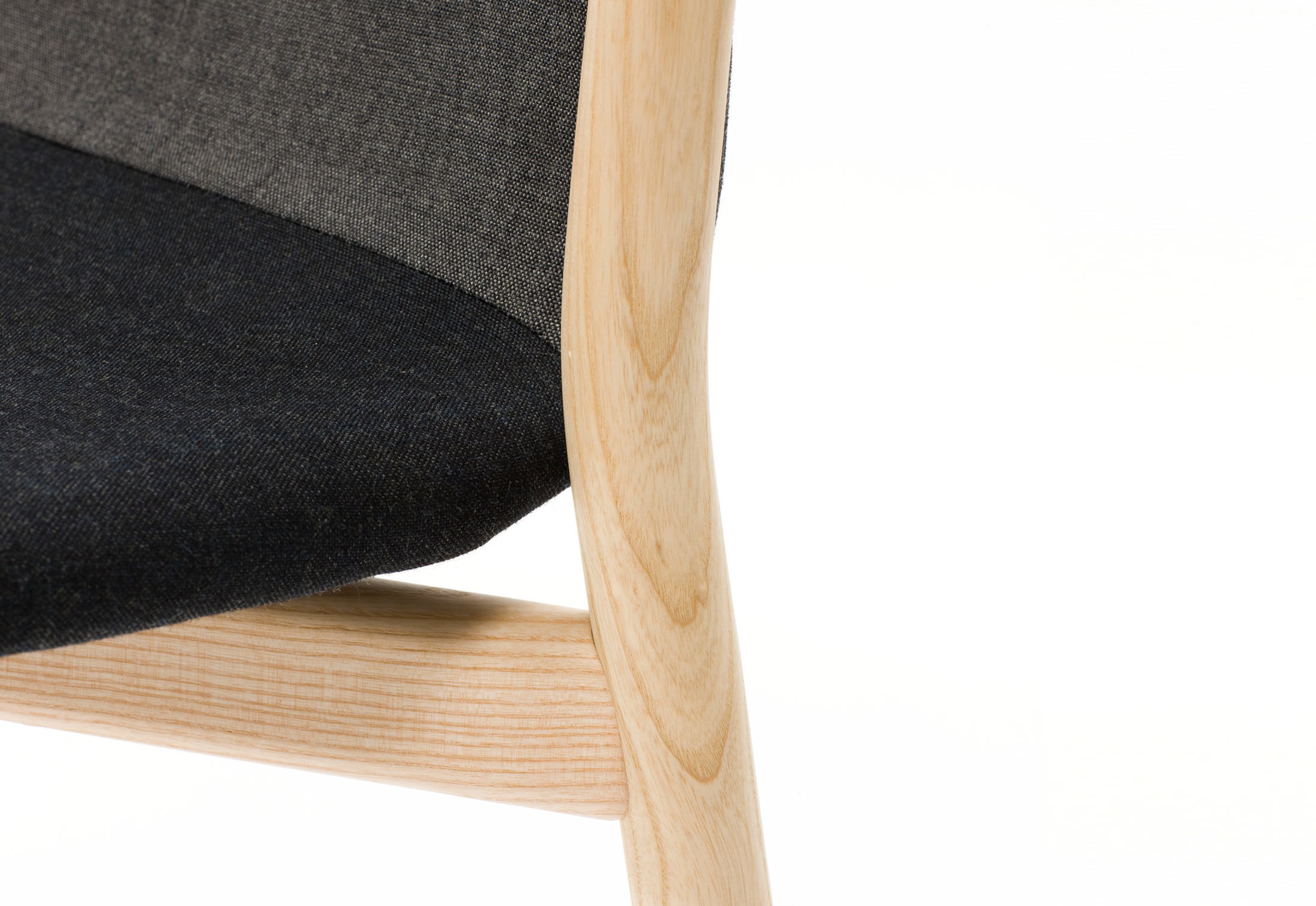 Two Tone chair by Discipline STYLEPARK