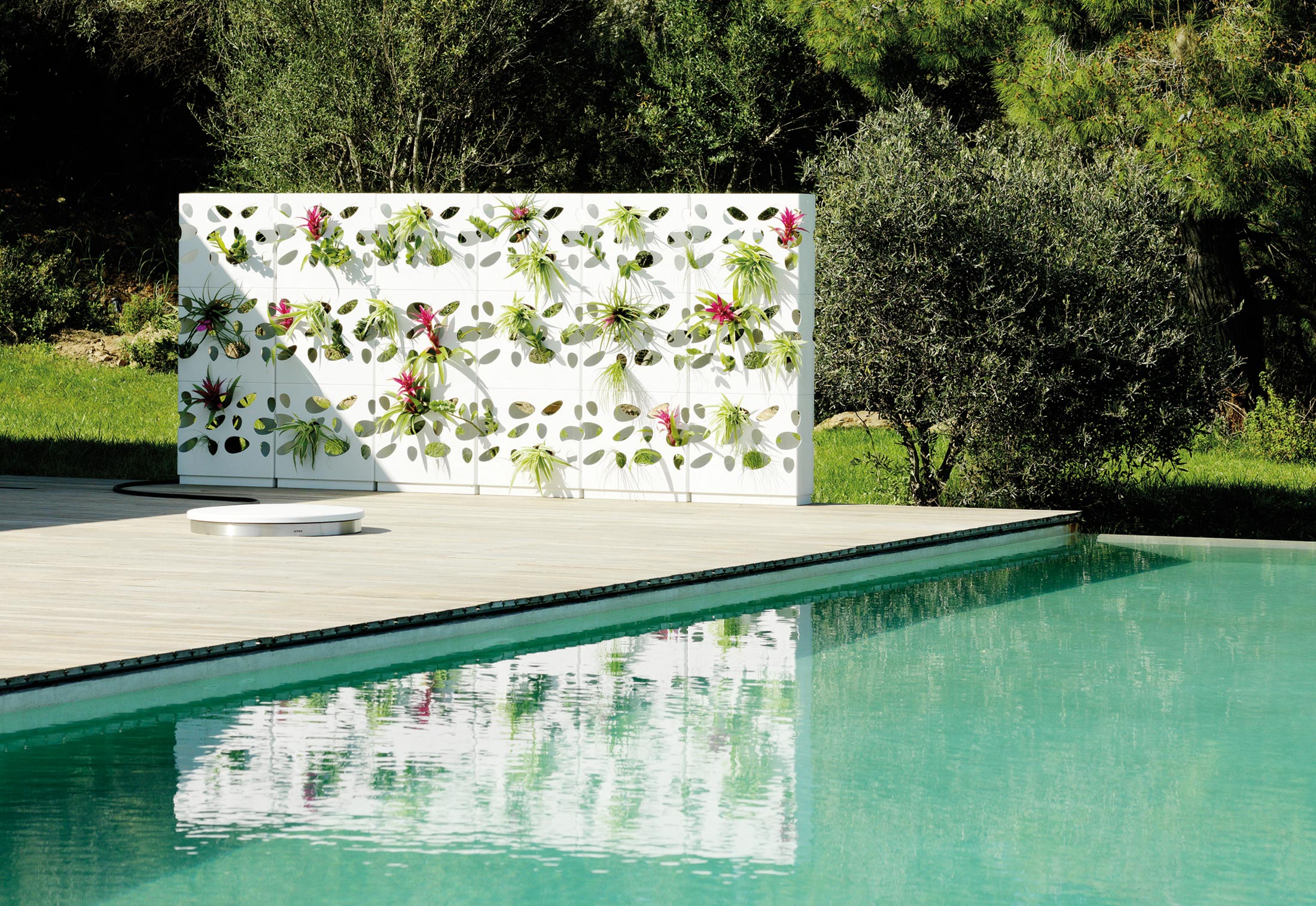 urban garden wall by viteo stylepark