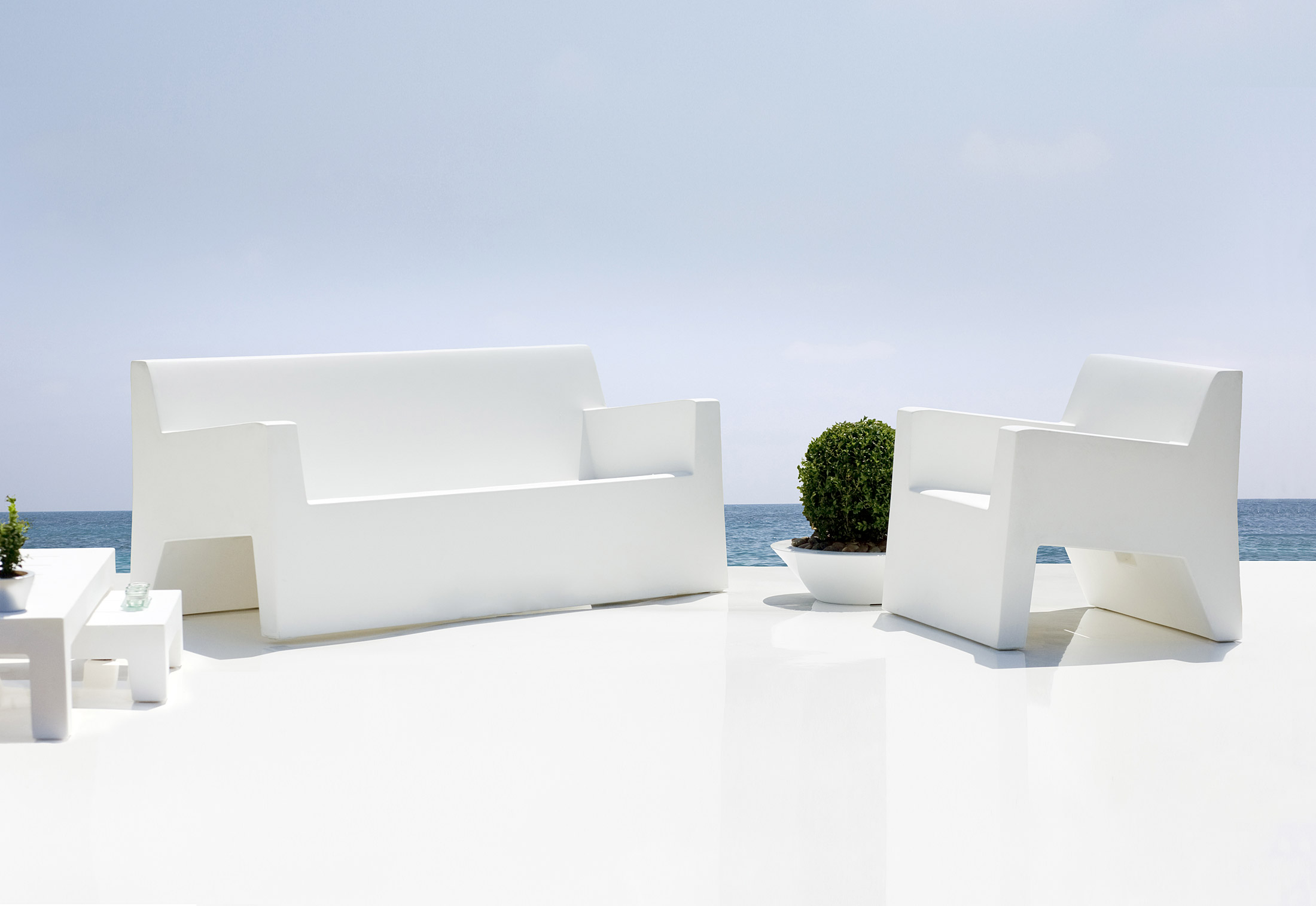 JUT sofa by VONDOM STYLEPARK