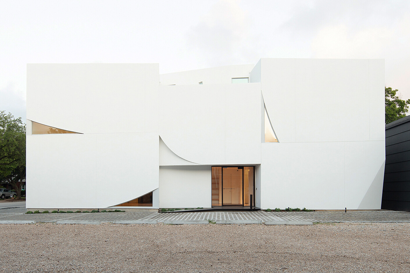 On the Curiosity of Being in the World