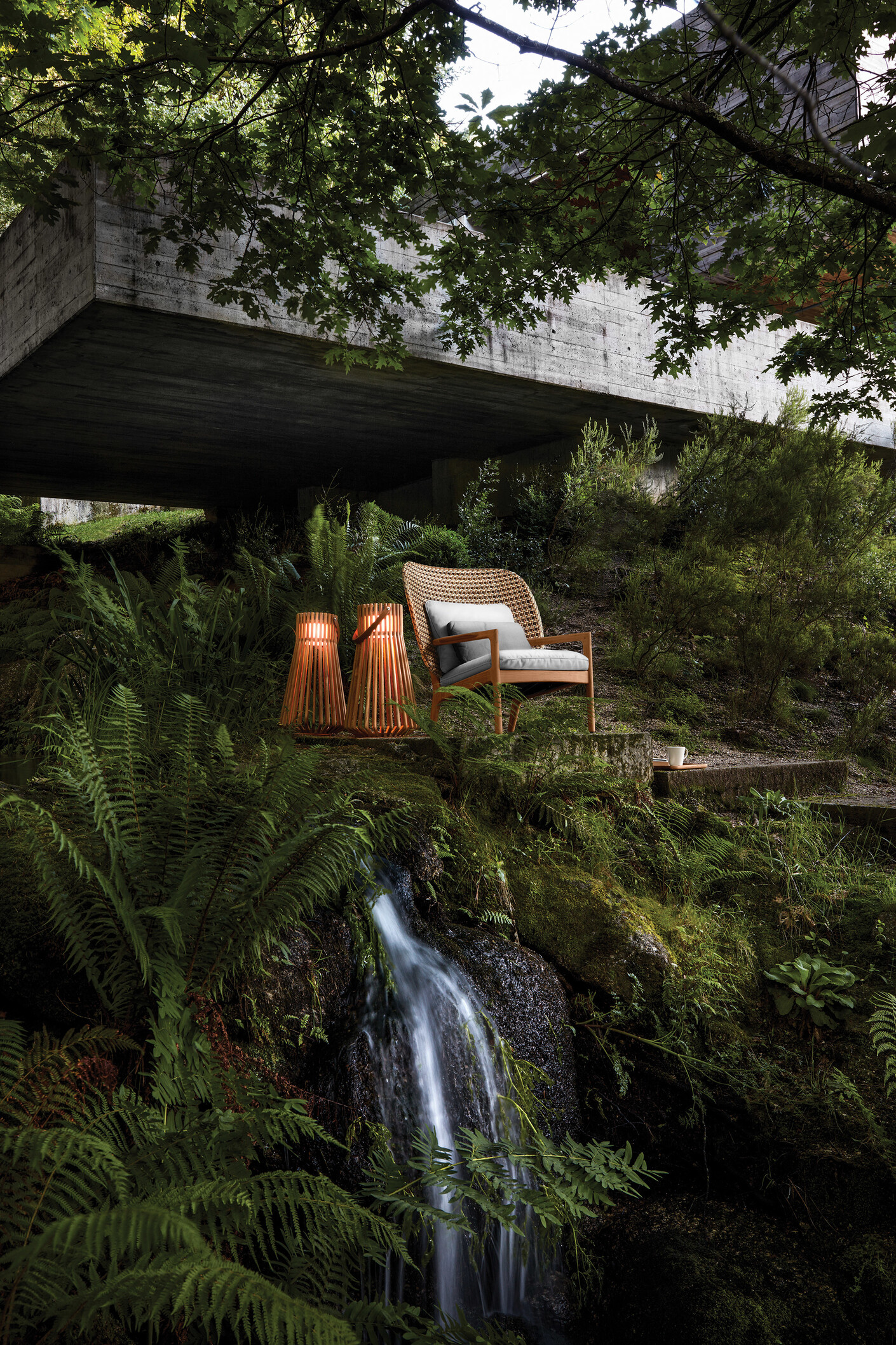 Kay high back lounge chair