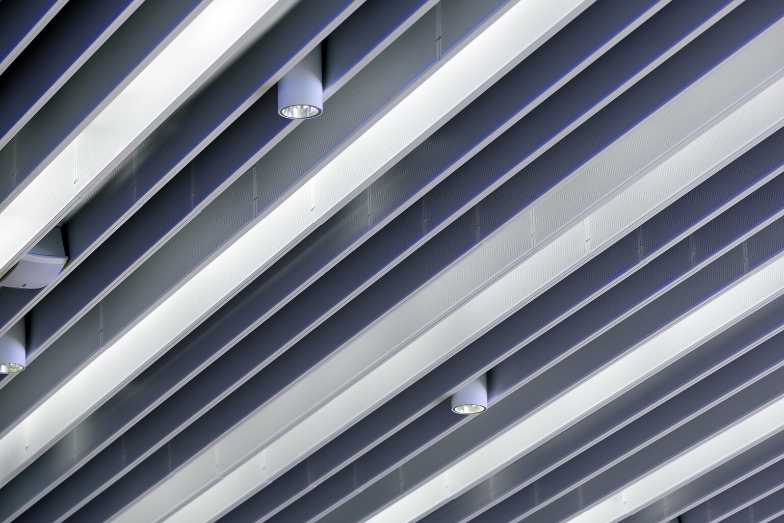 Baffle ceiling by Lindner Group | STYLEPARK