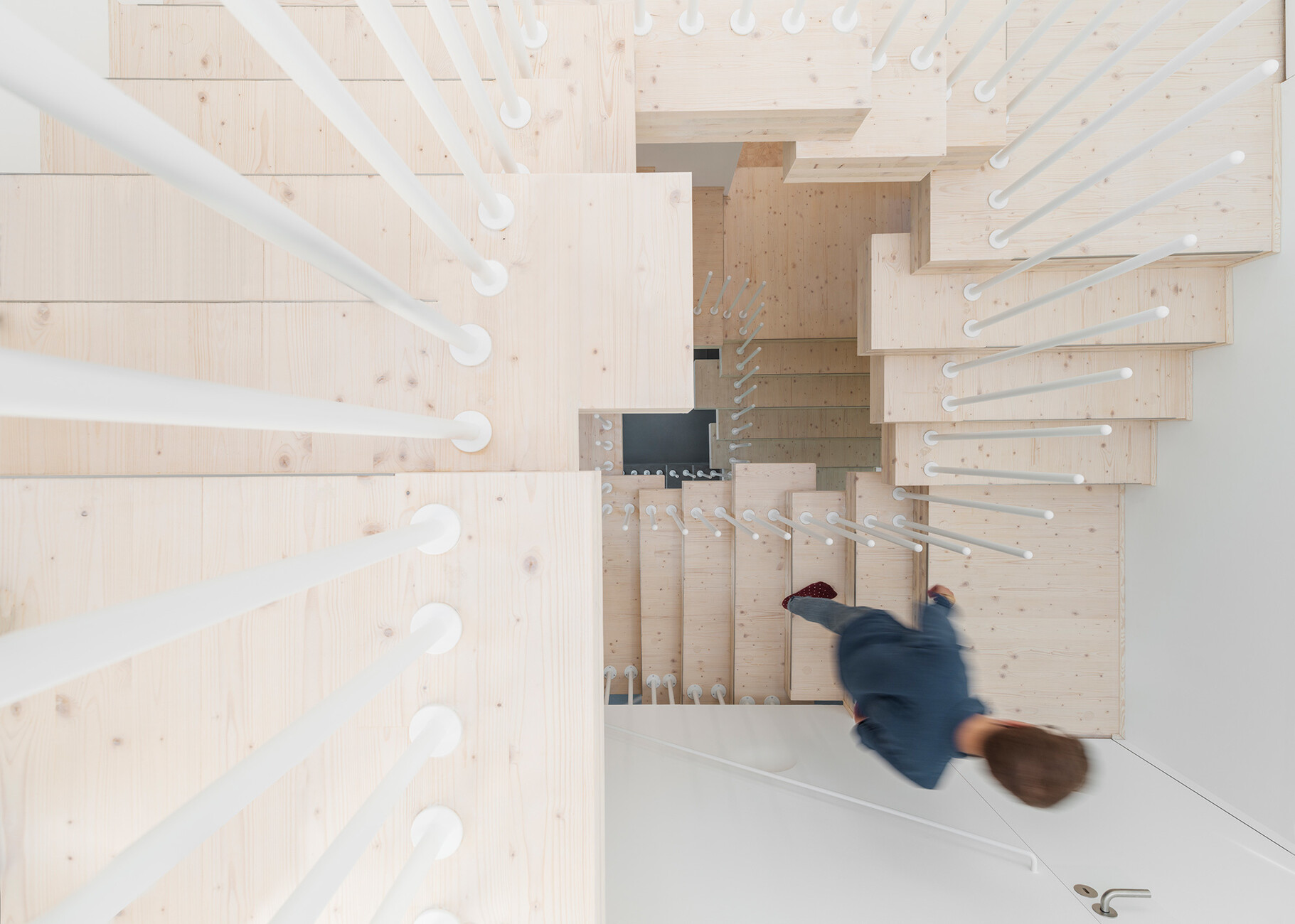 Cork Screw House, family house with cork facade, Berlin-Staaken