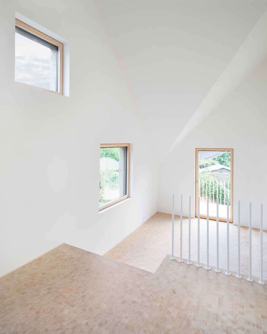 Cork Screw House, family house with cork facade, Berlin-Staaken