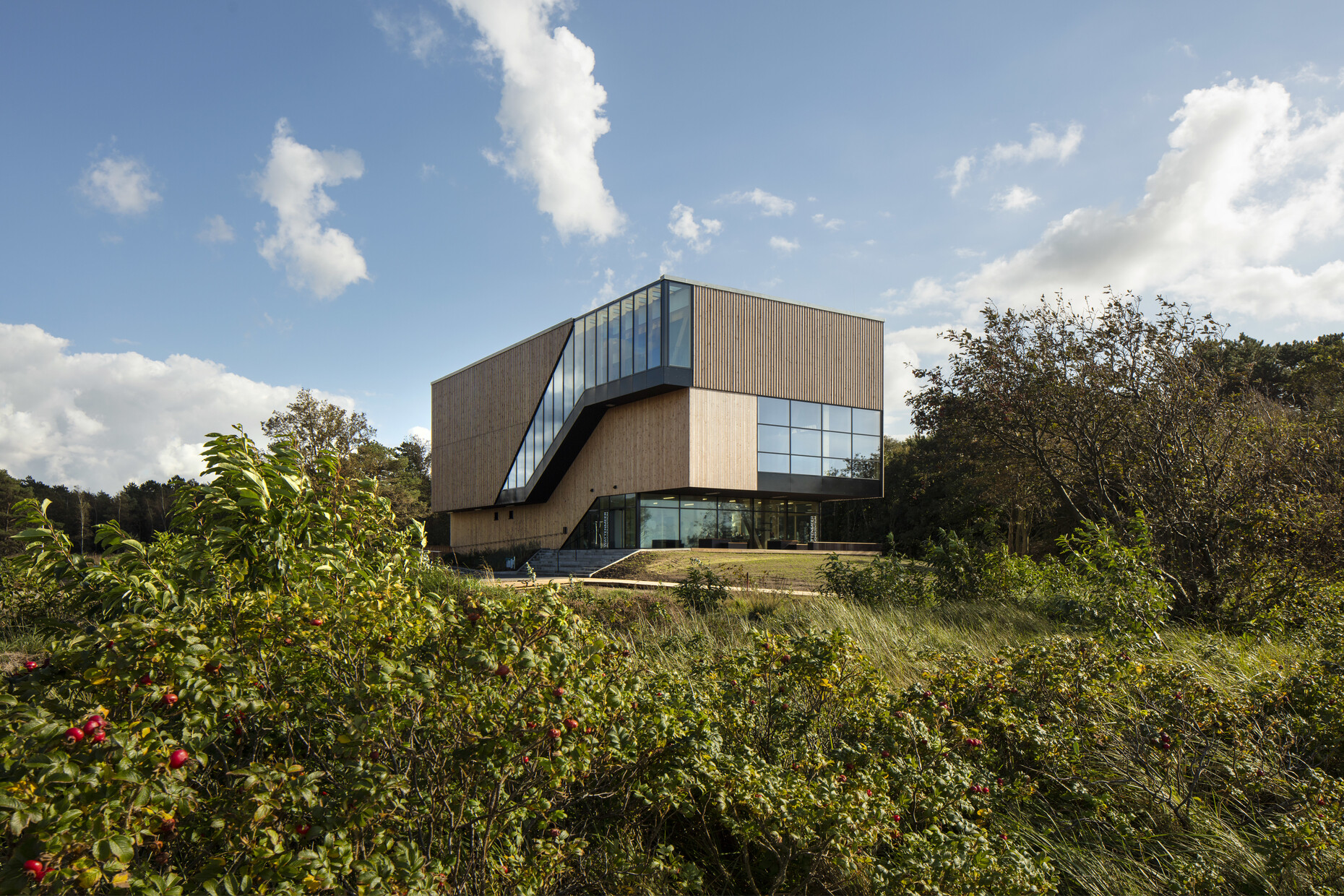 Besucherzentrum an der Küste von Cuxhaven von Holzer Kobler Architekturen