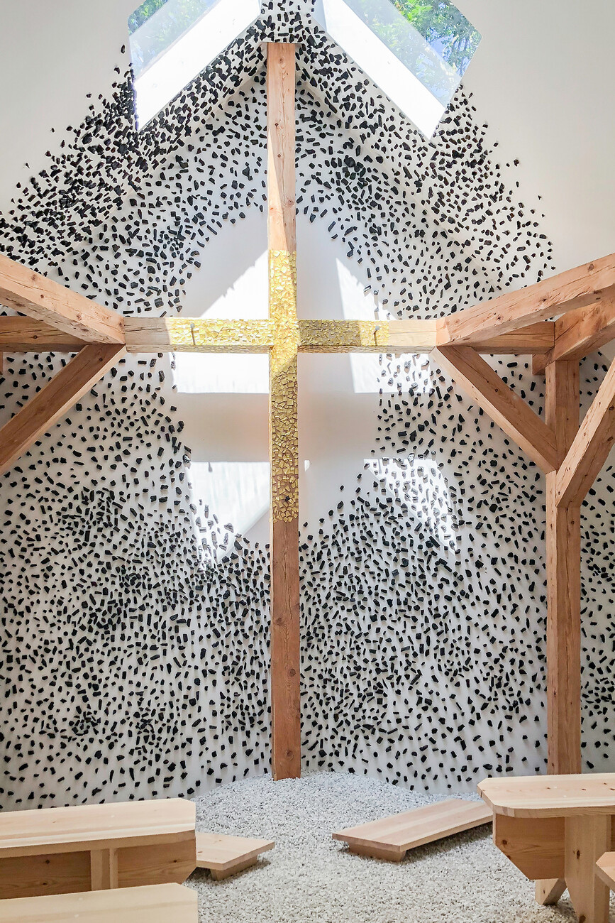 Chapel by Terunobu Fujimori, interior