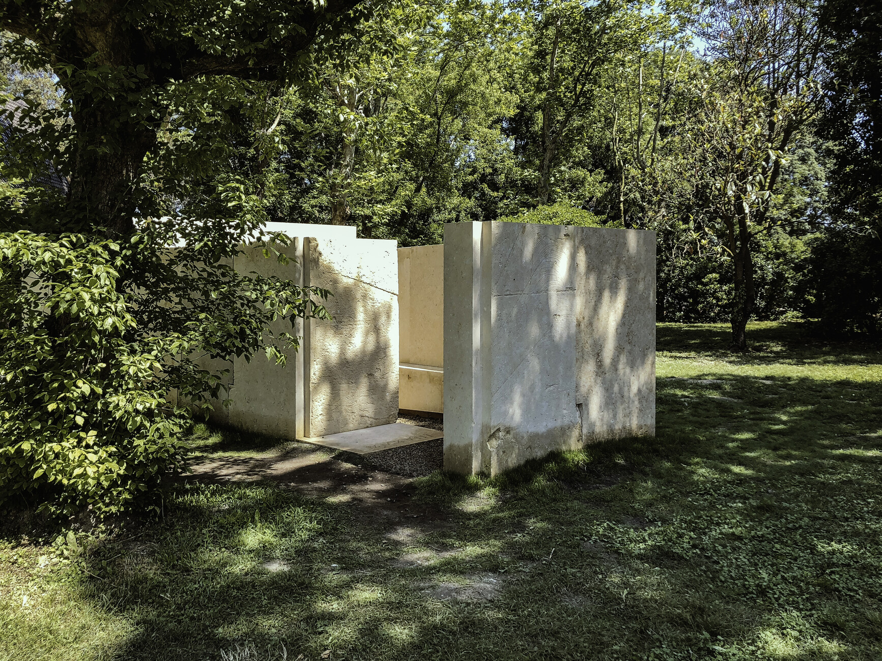 Chapel by Eduardo Souto de Moura, entrance
