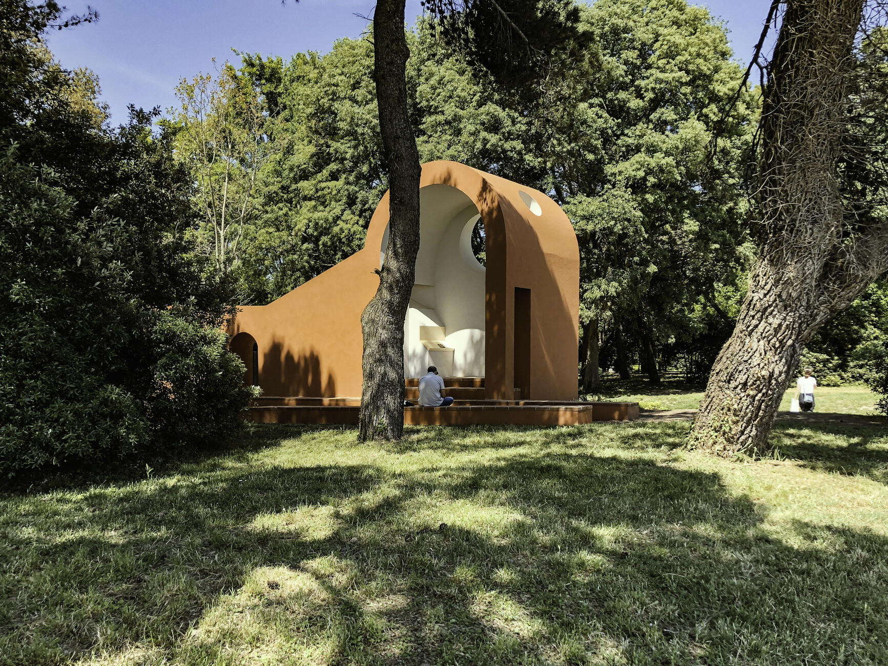 Chapel by Ricardo Flores and Eva Prats