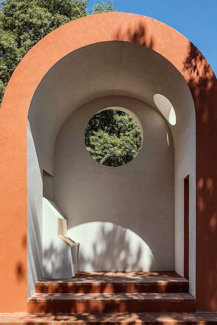 Chapel by Ricardo Flores and Eva Prats