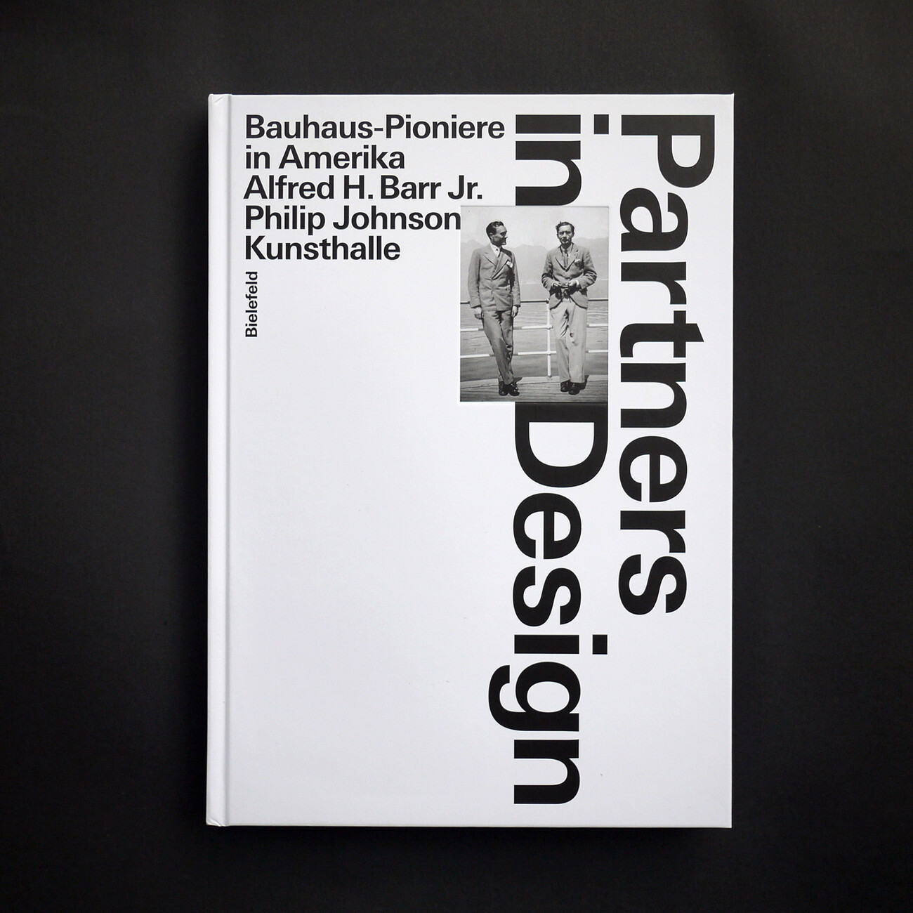 Buchcover Ausstellungskatalog Partners in Design, Kunsthalle Bielefeld 2017, Arnoldsche