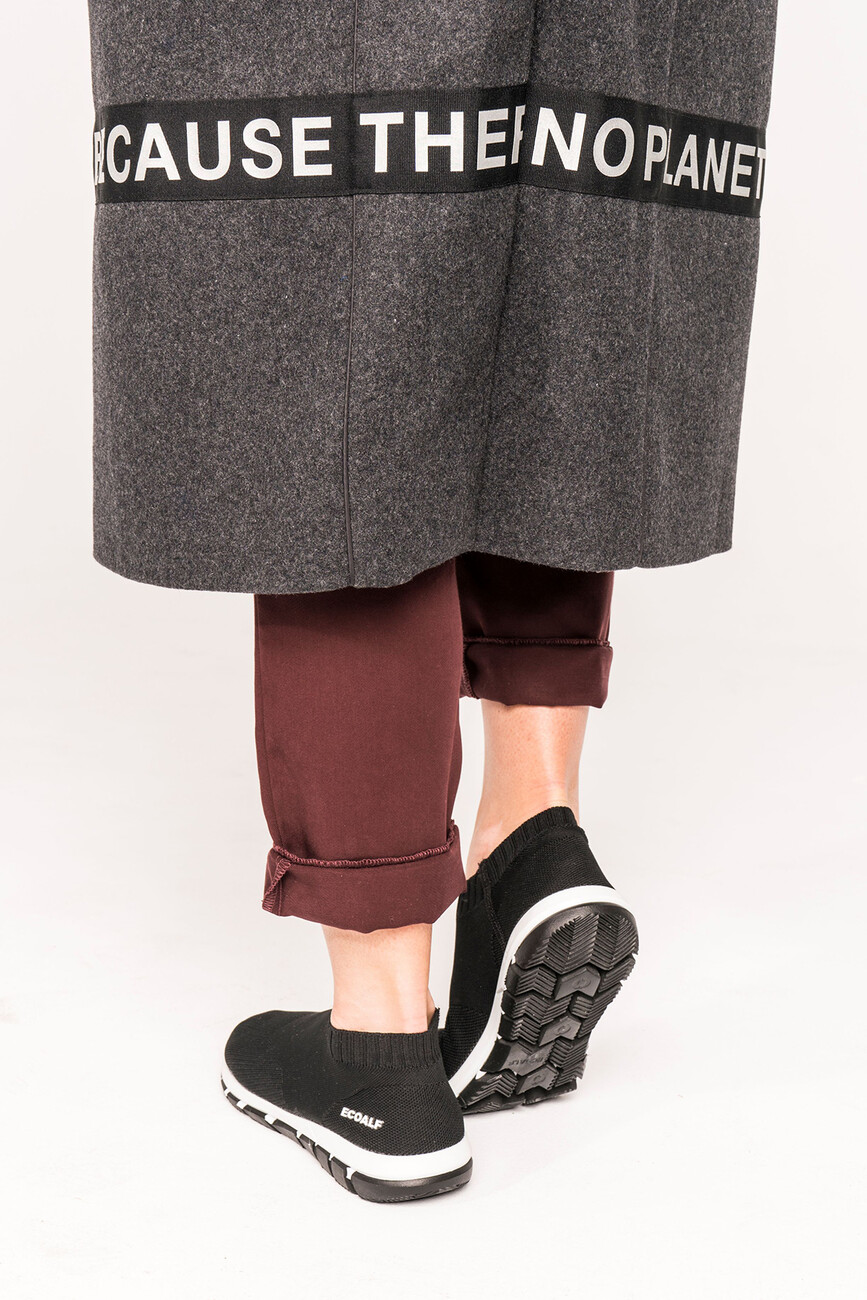 Various old products up to PET bottles are processed for this purpose.