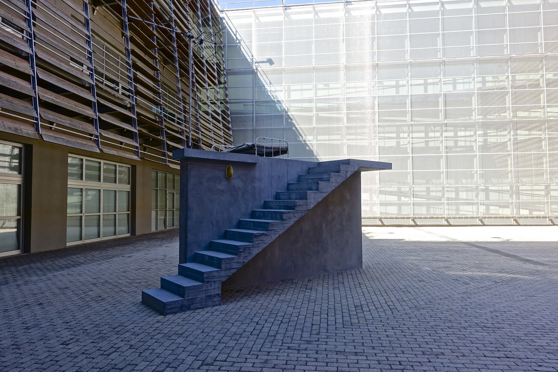 Hiwa K, „One Room Apartment“, Documenta 14 Athen