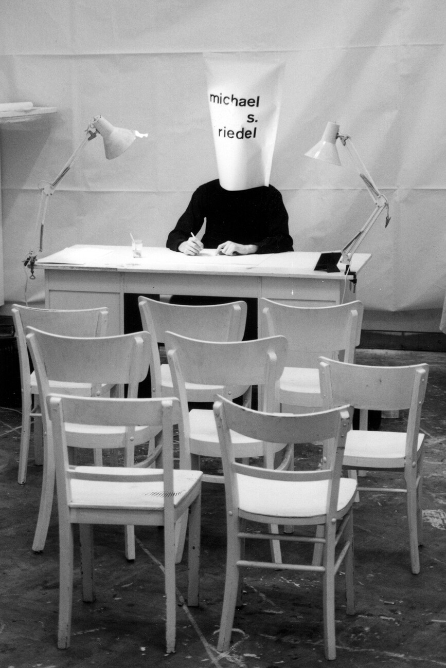"Ich bin verschwunden" ("I've disappeared") - Michael Riedel after a lecture at the Städelschule (1998)