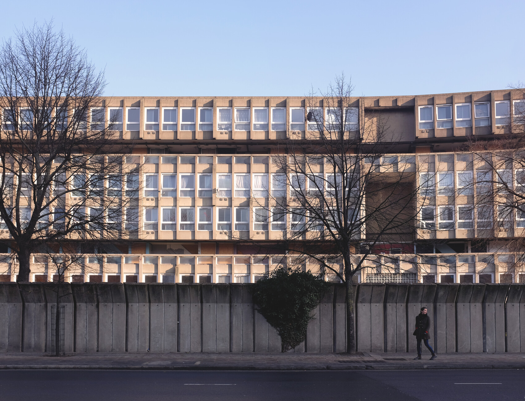Robin-Hood-Gardens-London-Brutalism-Architecture-Facade
