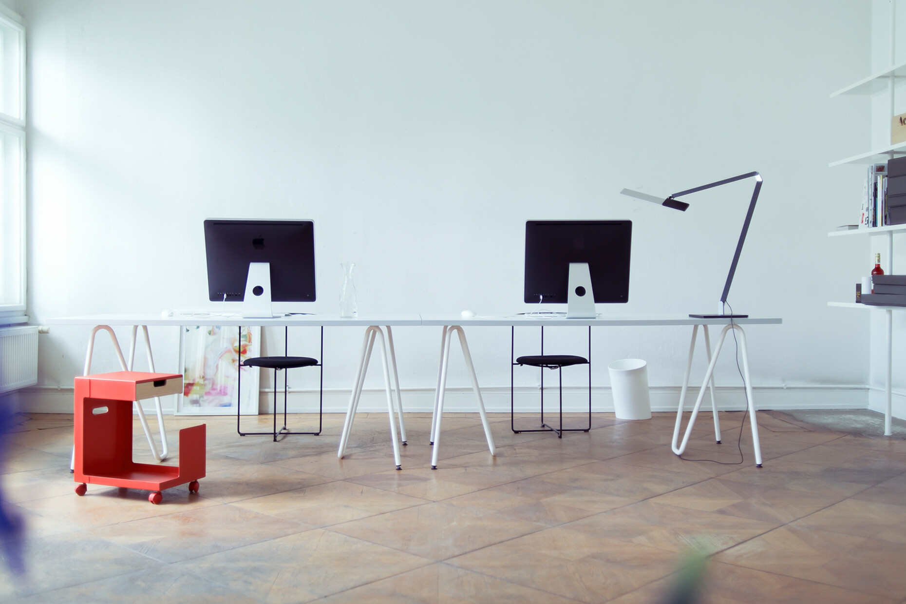 Lightweight and mobile: The office furniture by Daniel Lorch and Aidin Zimmermann from L&Z convince with an original design and is almost flexible.