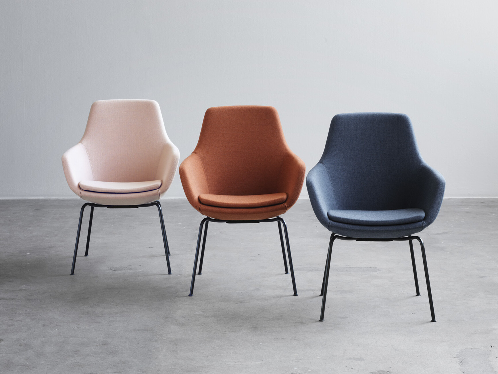 Arne Jacobsen designed “Little Giraffe” in 1959 for his epoch-making SAS Royal Hotel – now the chair is going into series production at Fritz Hansen.