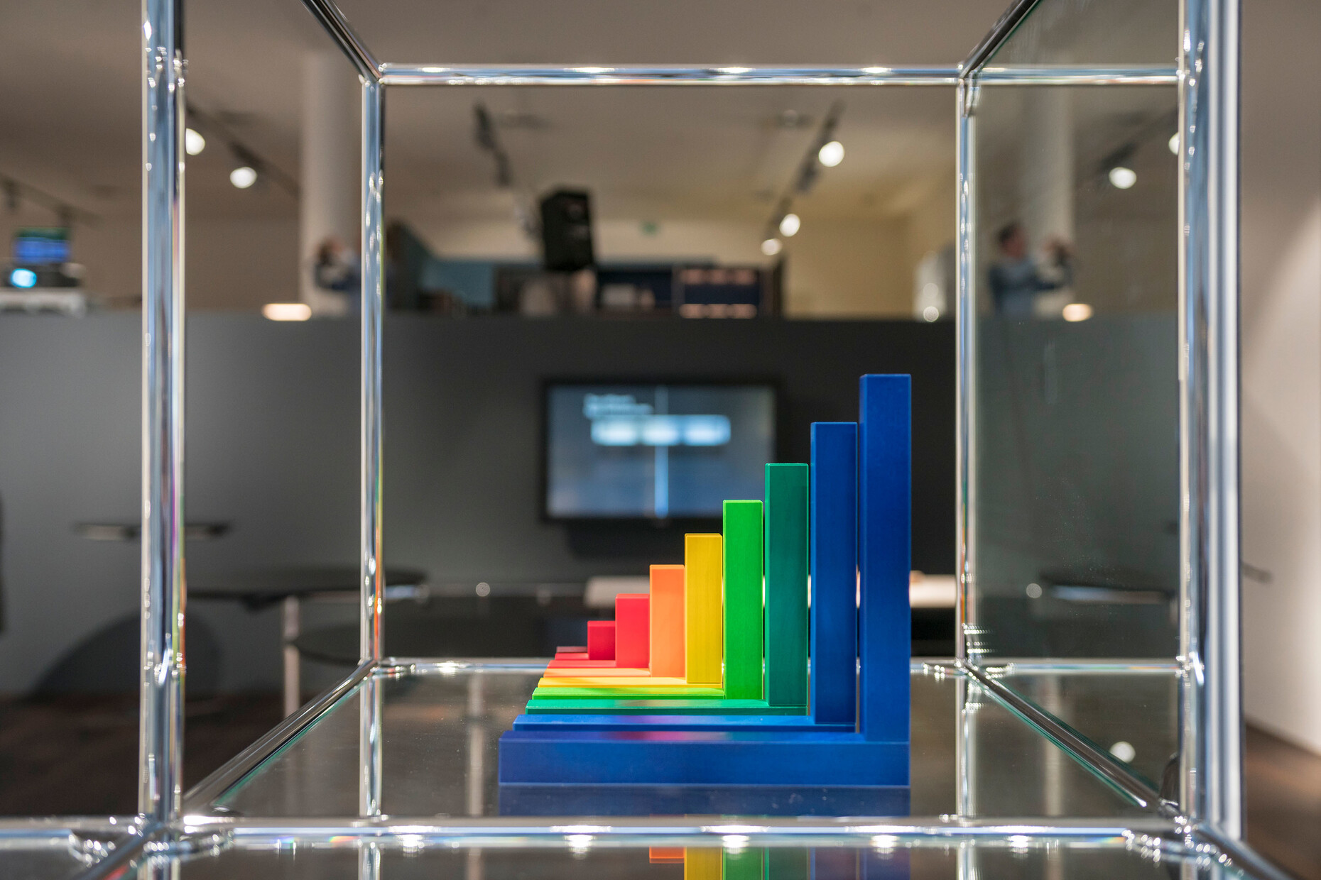 Vielseitiger Präsentator: Gemeinsam mit fünf Manufakturen demonstriert USM das Retail-Talent des Möbelbausystems Haller in seinen deutschen Showrooms.