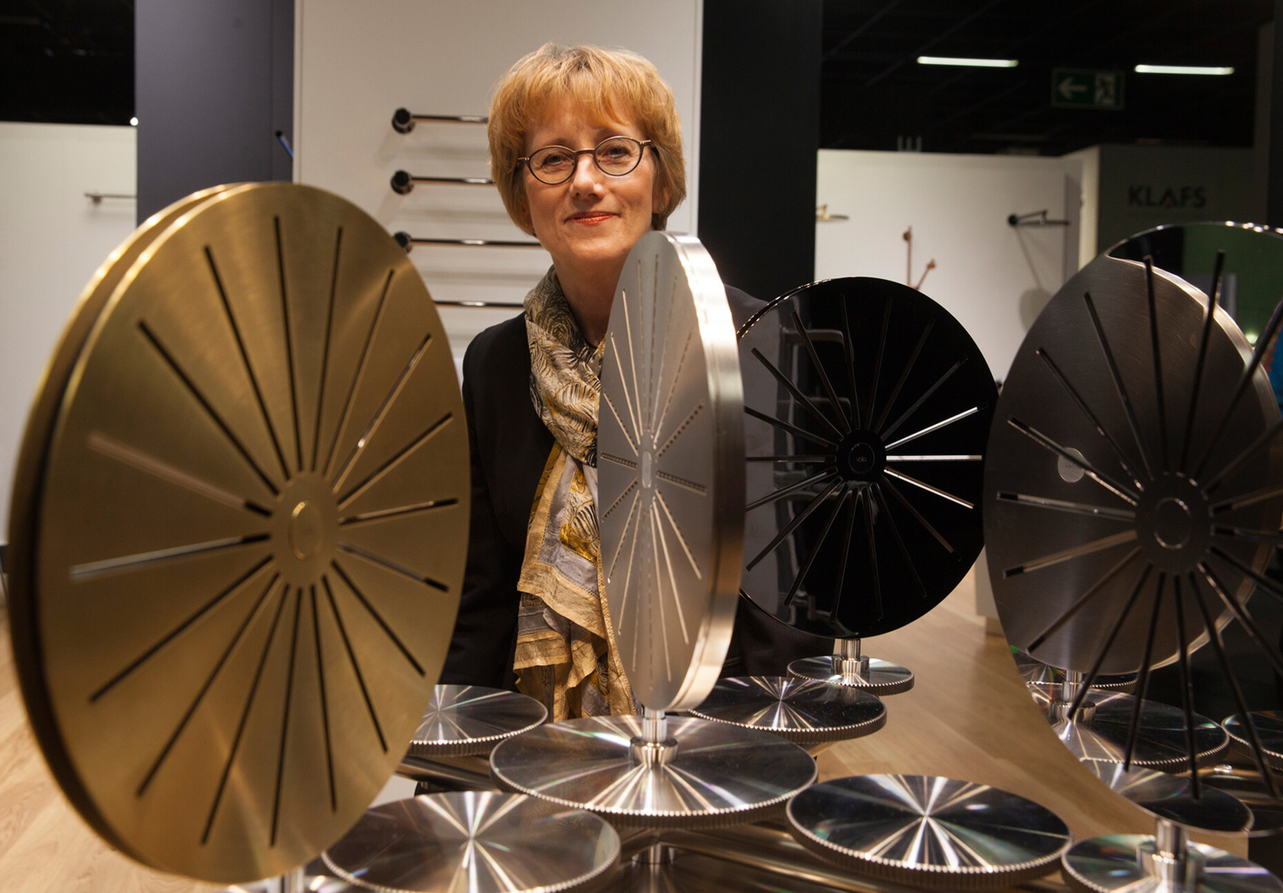 It is nothing unusual for staff to remain loyal to Vola for many years: Birthe Tofting, Director of International Sales, Marketing and HR, has been with the Danish manufacturer for 33 years now.