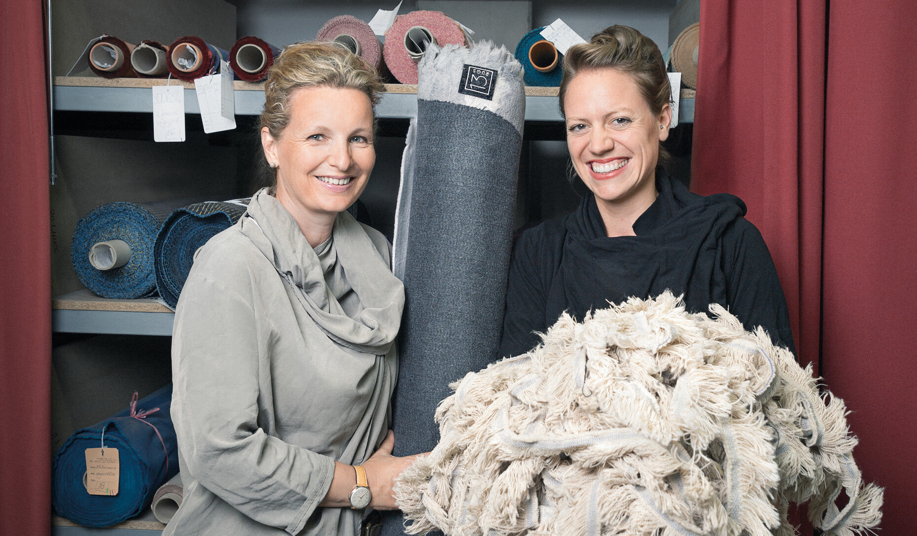 Die erste Kollektion haben Tina Wendler (li.) und Lara Wernert (re.) zur imm 2016 präsentiert. Es folgte eine ungemein positive Resonanz und die Auszeichnung mit dem Materialpreises 2016 in der Kategorie Ökologie.