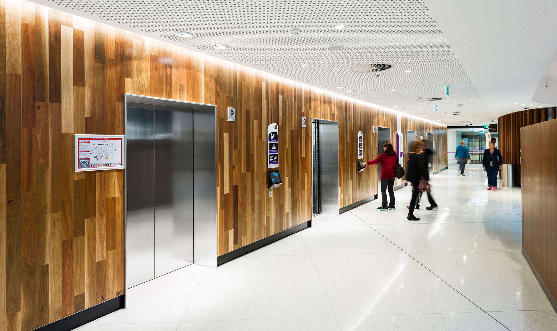 Herz des Centers: Insgesamt 23 Aufzüge des Typs 7000 und 5500 wurden von Schindler im Gebäude verbaut.