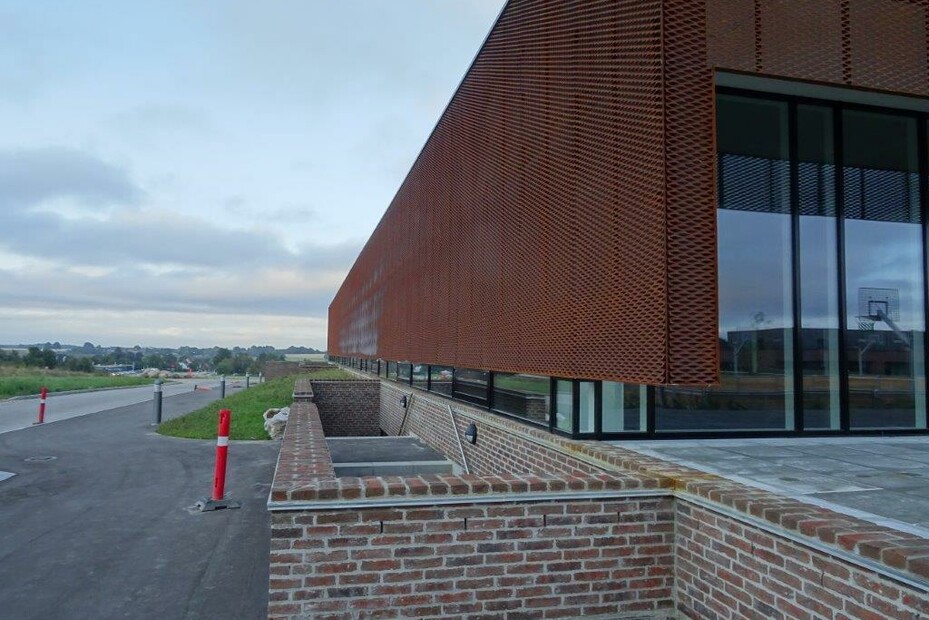Perforated sun screens in Corten, Sports hall in Ringsted Campus by