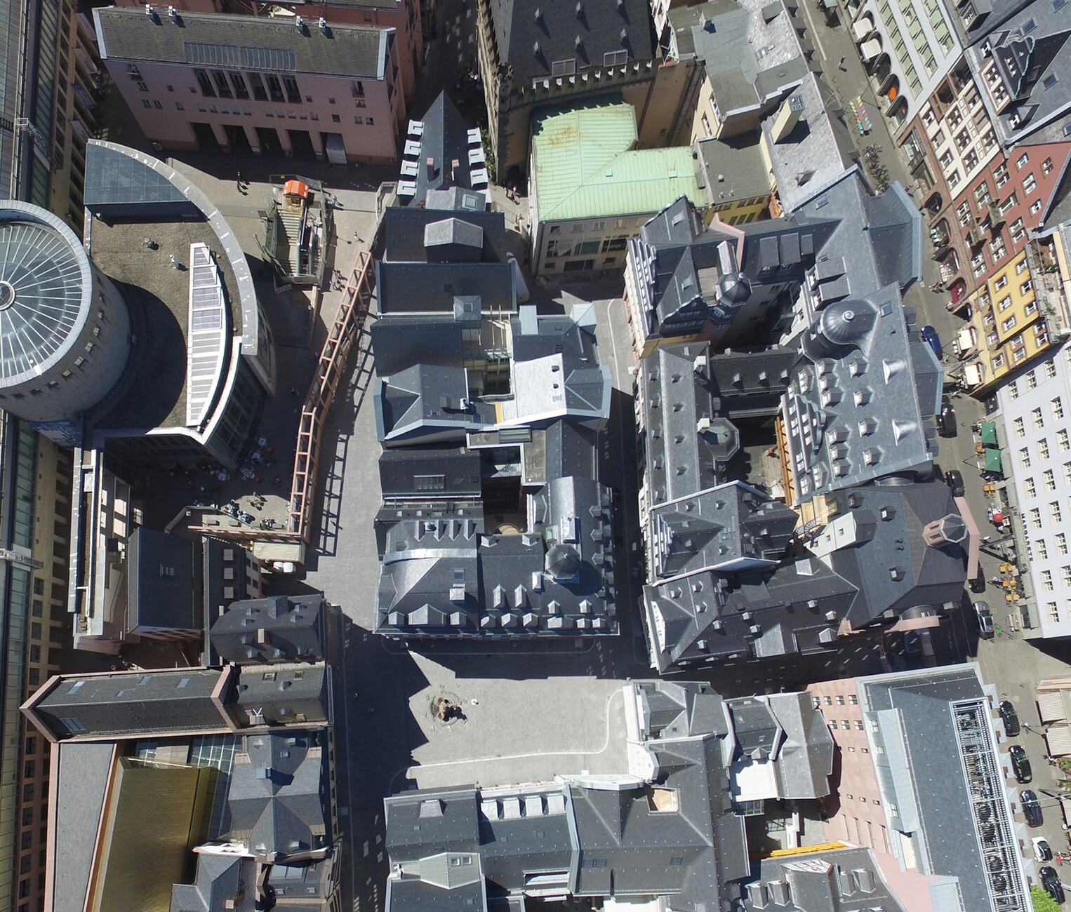 Partial reconstruction from a bird's eye view