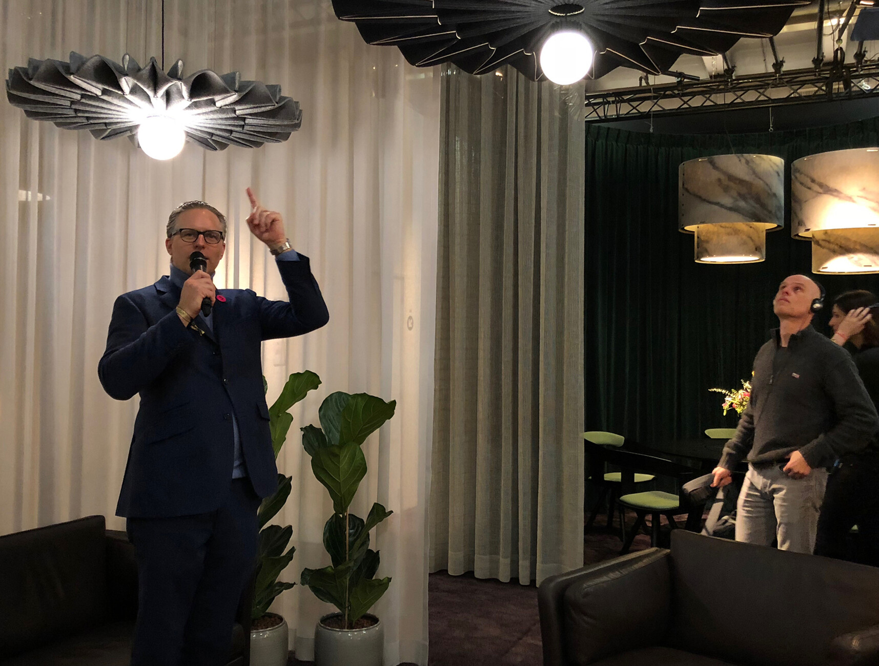 Buzzispace "BuzziPleat LED"