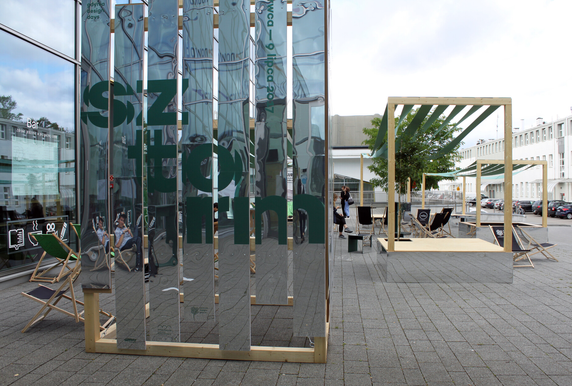 The Gdynia Design Days took place from June 30 to July 9, 2017 at the Gdynia Design Centre – for the 90th time. On show were current projects by young designers and students from the School of Form, prototypes and collections compiled specially for the festival, such as “Manuba”.