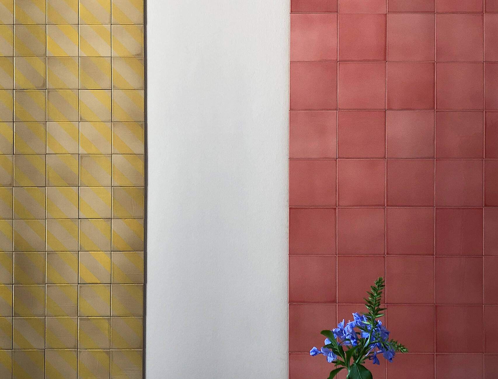 Fliesen von File Under Pop