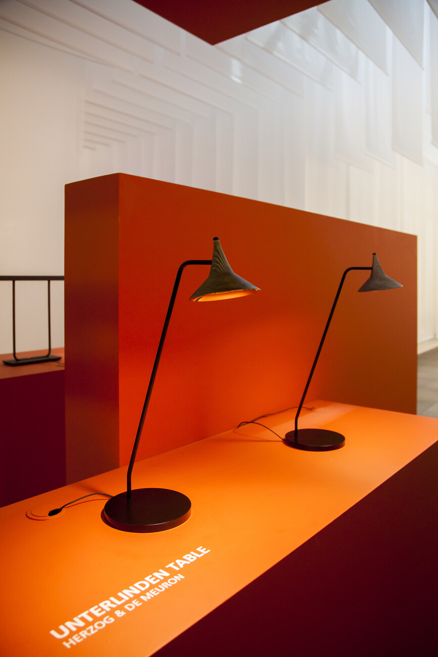 Elegant head: "Unterlinden" is the new lamp by Herzog & De Meuron for Artemide.