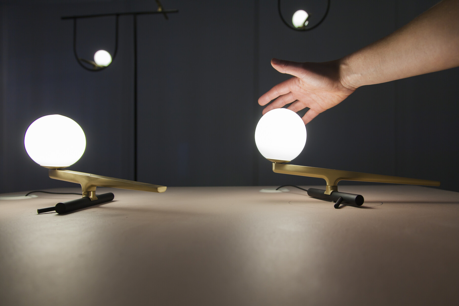 "Yanzi" is also available as table lamp.