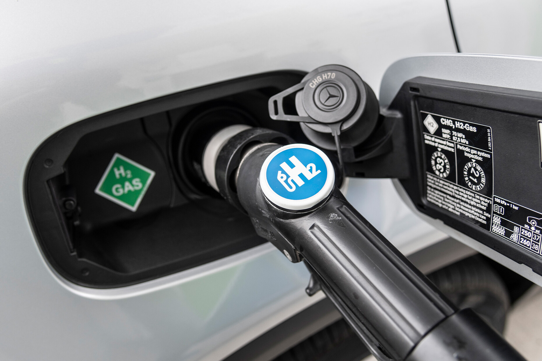 Mercedes "GLC F-Cell"