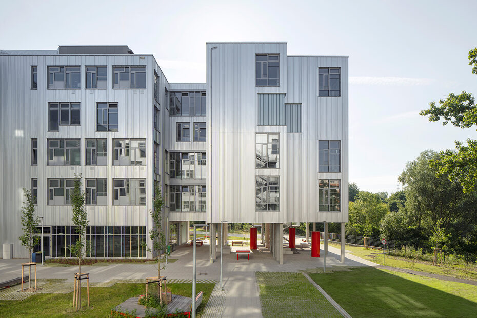Berlin: PPAGarchitects ztgmbh – Doppelschule Allee der Kosmonauten