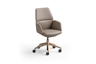 ray executive 9274  by  Brunner