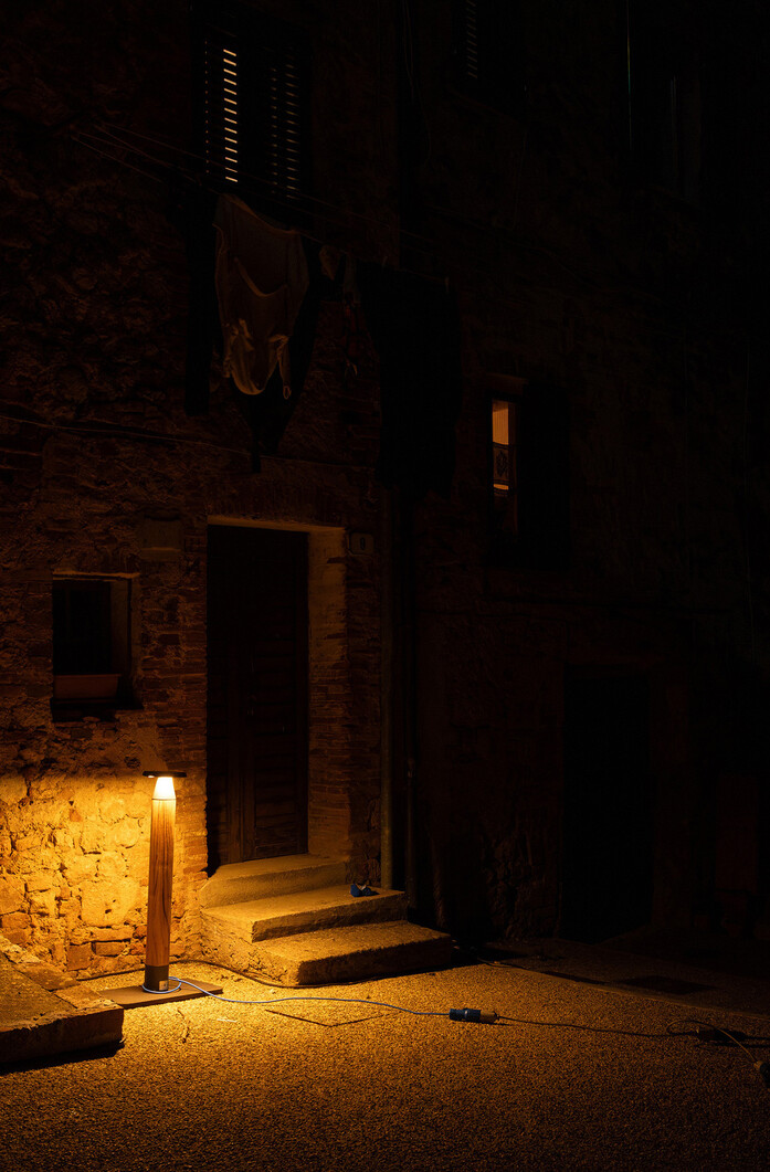 3 Luce Light Olo teak ph Matteo De Bernardini