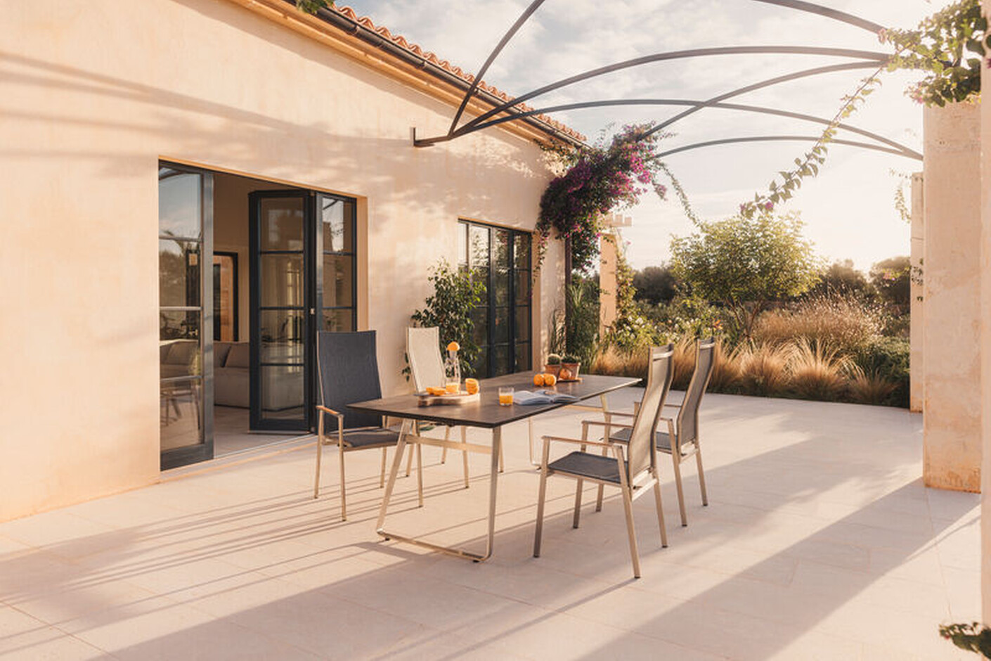 ELBA Table (HPL/Stainless Steel)