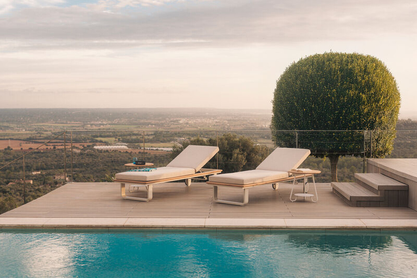 VALE Sun Lounger ivory