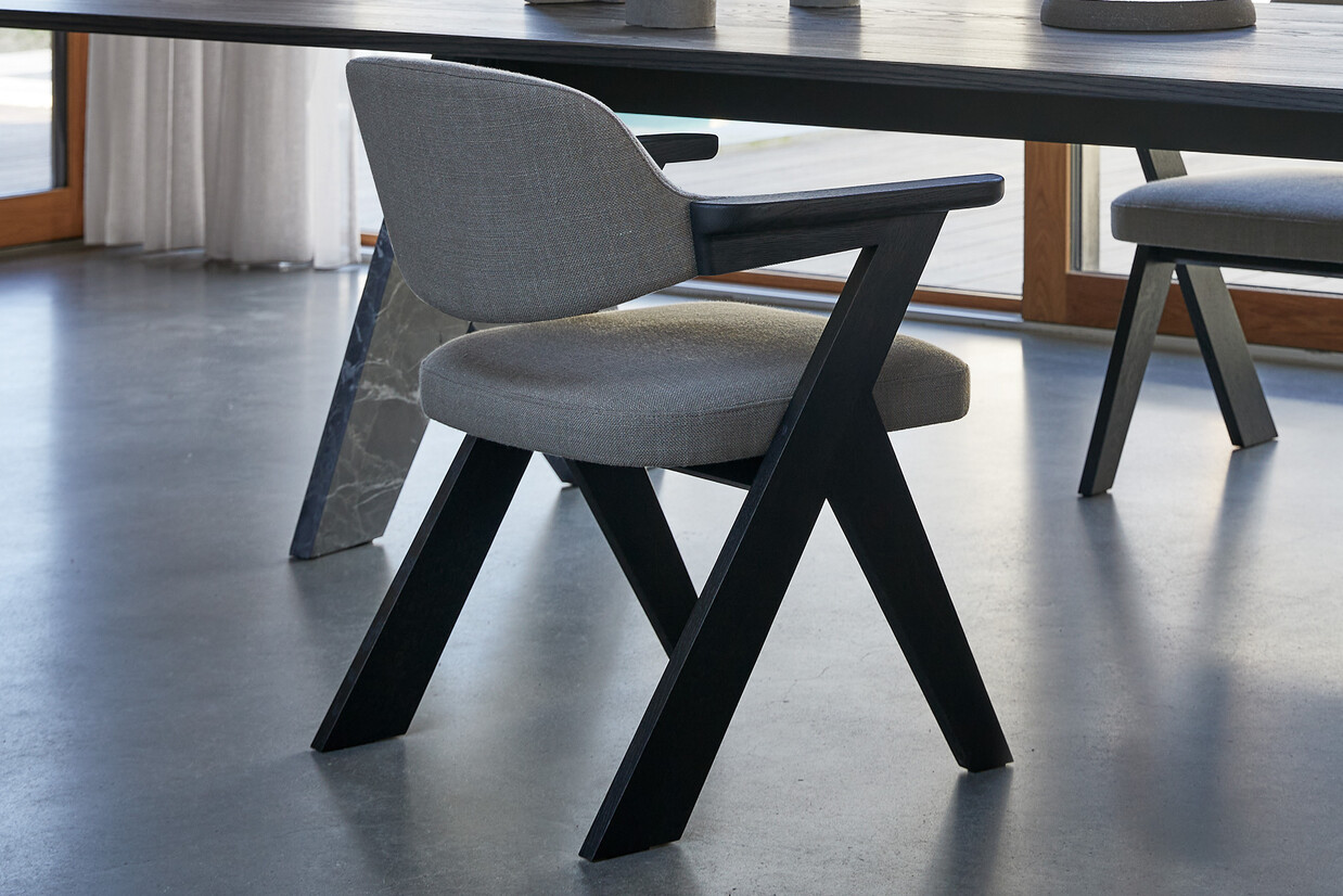 YAN chair by [more] STYLEPARK