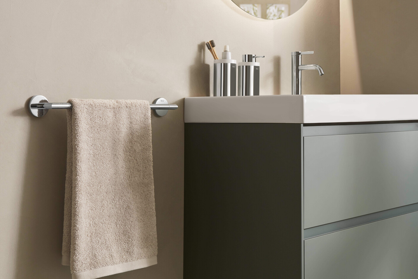 Hotels Towel rail