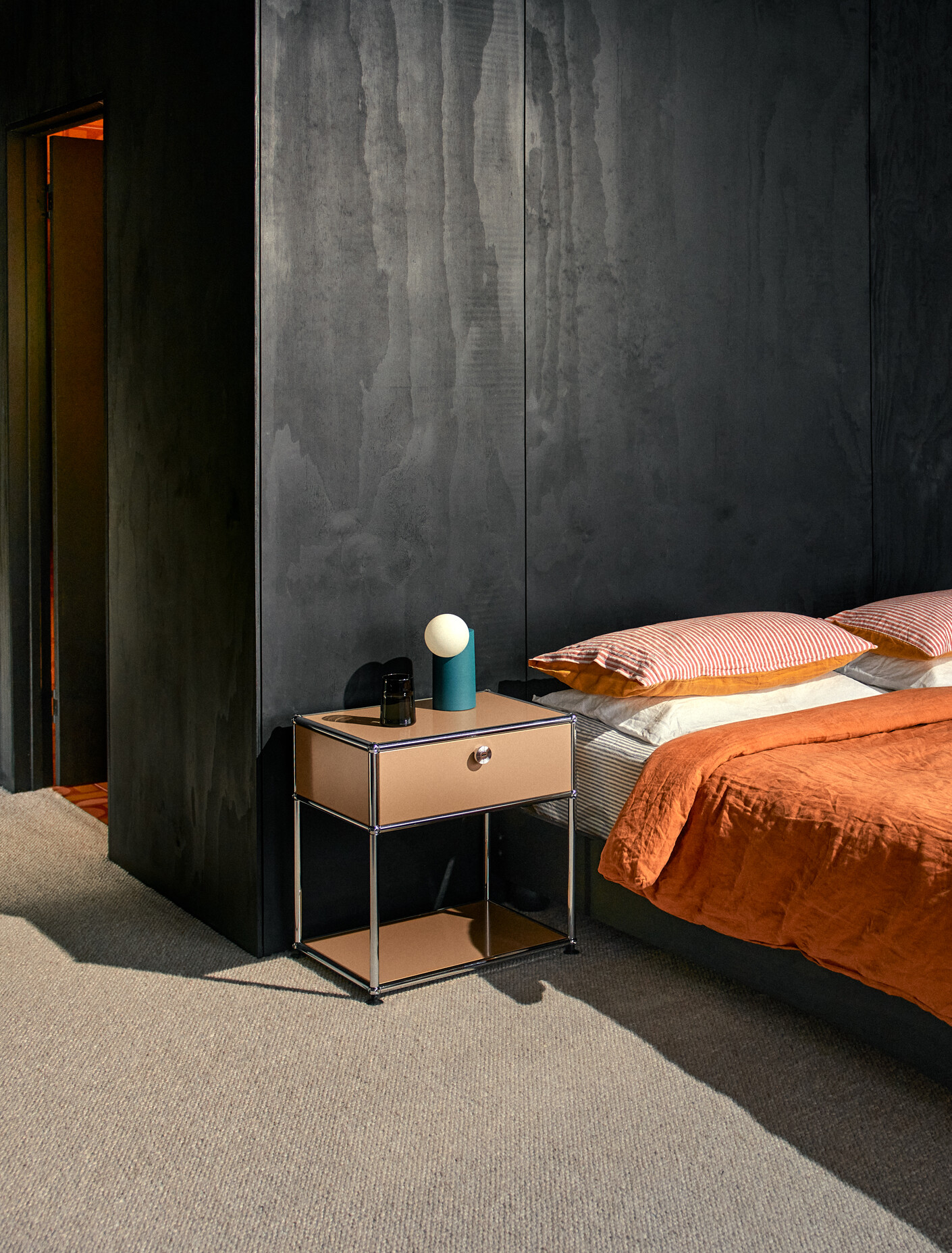 USM Haller Nachttisch | USM Beige