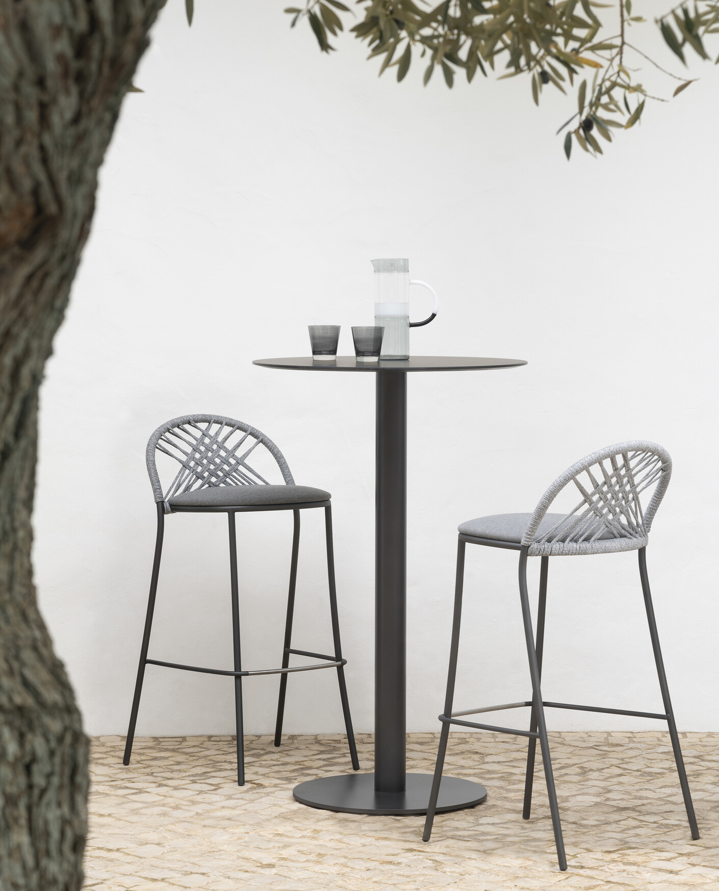 Petale hand-woven bar stool with diamond pattern C099 TA