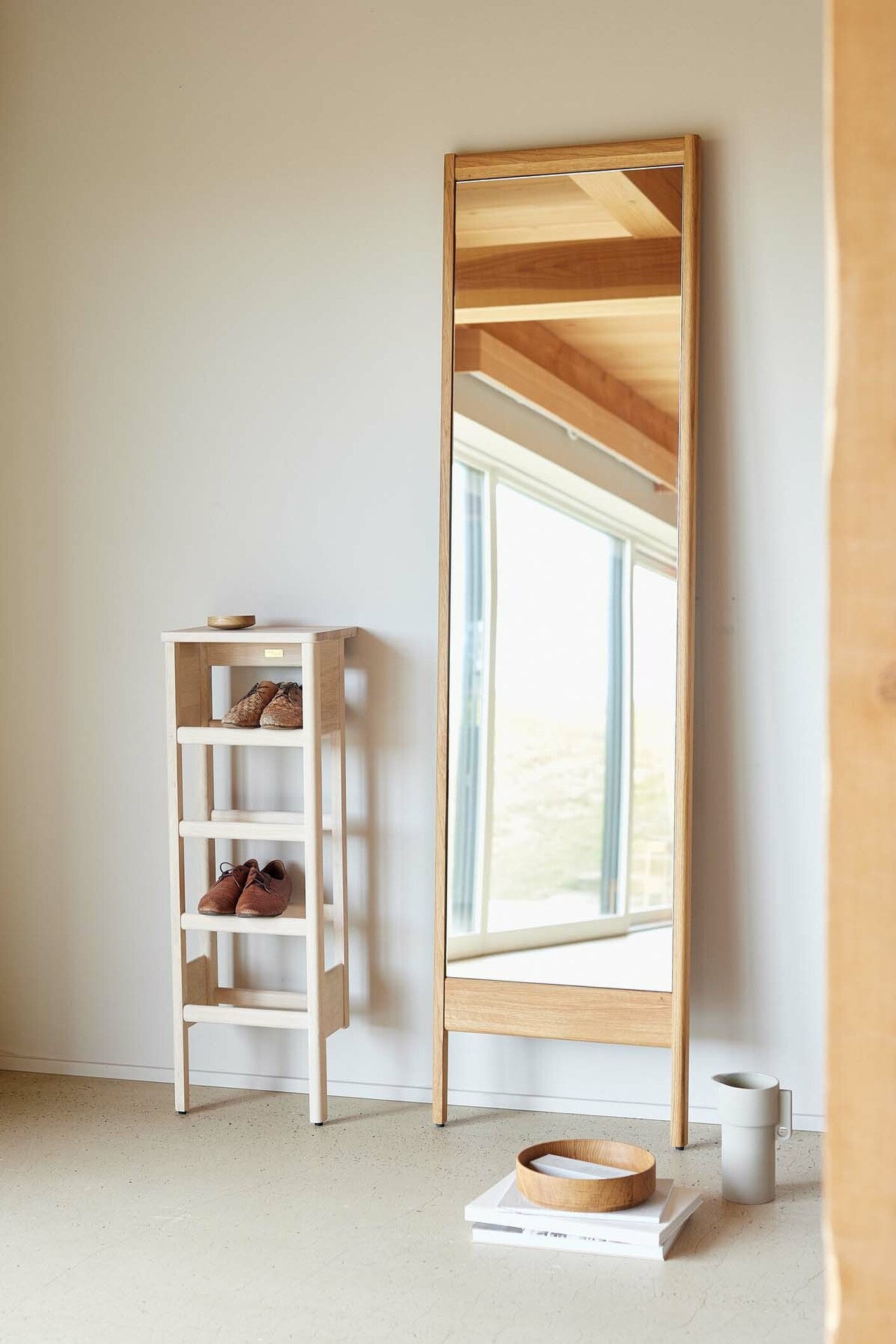 A Line Shoe Rack 35, White Oak