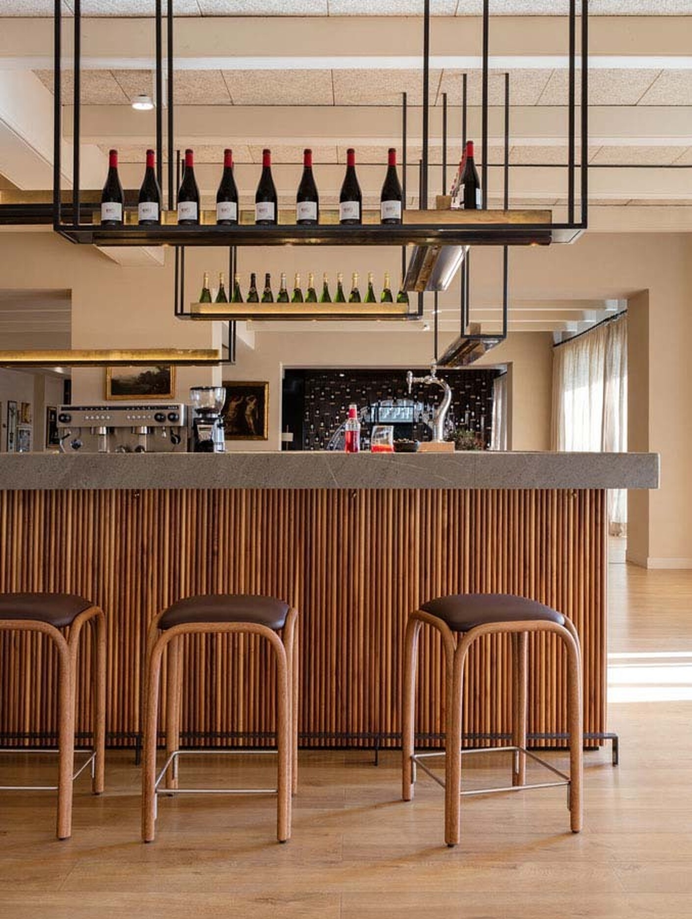 Fontal Niedriger Barhocker, gepolstert T017 U