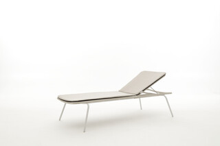 Via Lounge Bed  by  Nodo italia