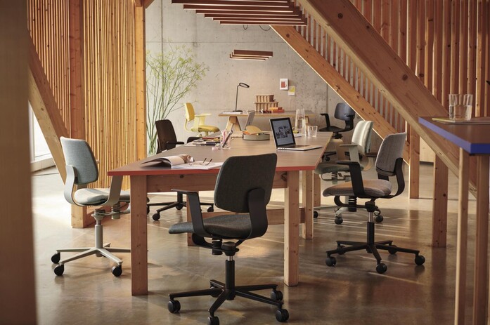 006743 WH Wi Chair 2025